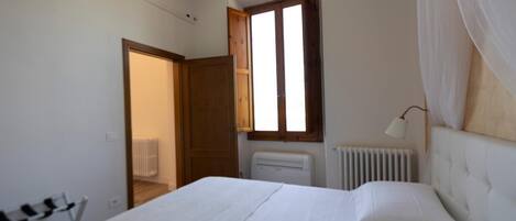 1 habitación, wifi y ropa de cama