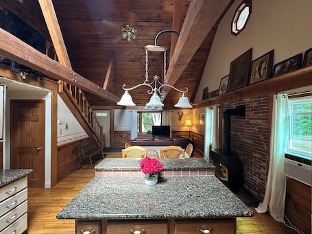 Interior. 3-bedroom house in welcoming Moro Plantation with AC, WiFi