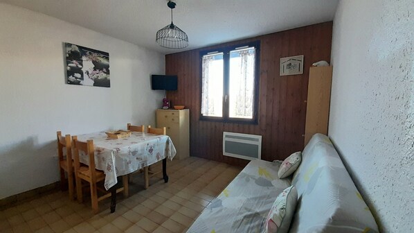 Interior - Apparently duplex in the mountains (Saint-Léger-les-Mélèzes)