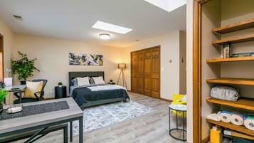 1 bedroom, iron/ironing board, WiFi, bed sheets