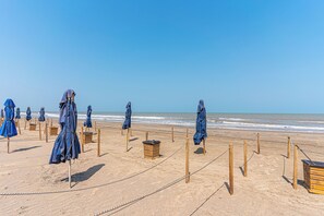 Beach nearby - Luxury Loft Cartagena - Direct access to the Beach (Cartagena)