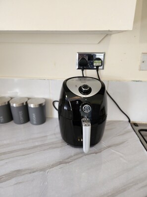 Coffee and/or coffee maker - Family home close to cadbury World, ROH, shops, shopping centres and pub (Birmingham)