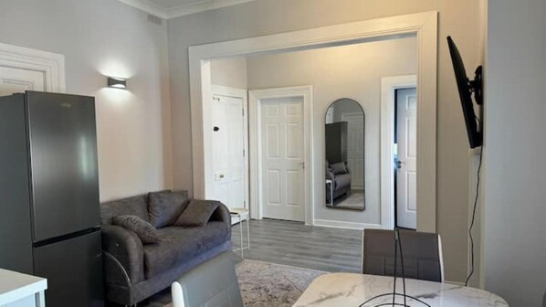 Smart TV - Modern 2 Bedroom Apartment- Dublin City (Dublin 1)