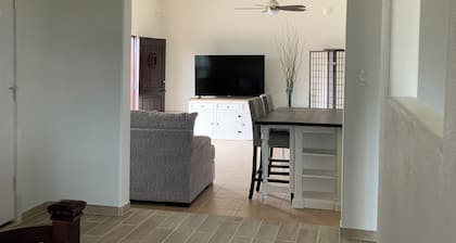 Casita de Santa Fe - Modern 1 Bedroom Apt. nestled in Santa Fe Hillside