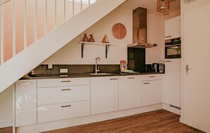 Kühlschrank, Herdplatte, Geschirrspüler