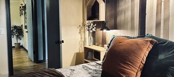 Faerie Hollow- whimsy, backyard, great kitchen!