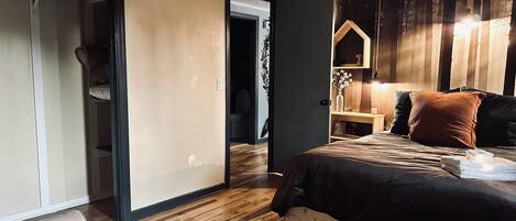 2 habitaciones, tabla de planchar con plancha y wifi gratis