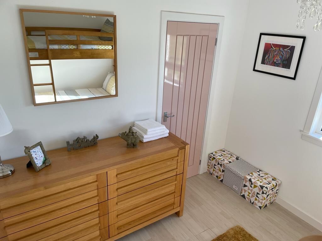 2 多间卧室、熨斗/熨衣板、WiFi  、床单