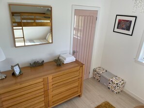 2 soverom, strykejern/-brett, wi-fi og sengetøy