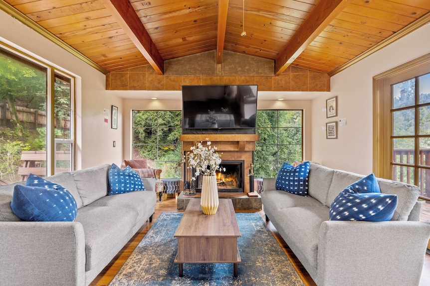 The Cozy Pine Cone . Hot Tub- Deck & Grill Forestville - Occidental, CA