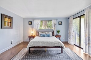 2 Schlafzimmer, Schreibtisch, Bügeleisen/Bügelbrett, kostenloses WLAN