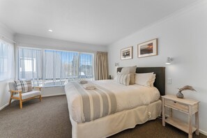 4 habitaciones, tabla de planchar con plancha y wifi gratis