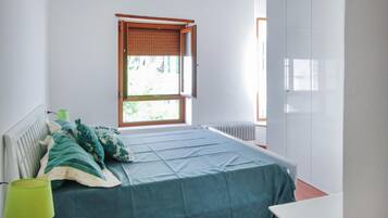 3 bedrooms, travel crib, free WiFi