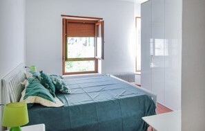 3 bedrooms, travel crib, free WiFi