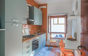 Cookware/dishes/utensils
