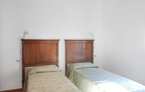 3 bedrooms, travel crib, free WiFi