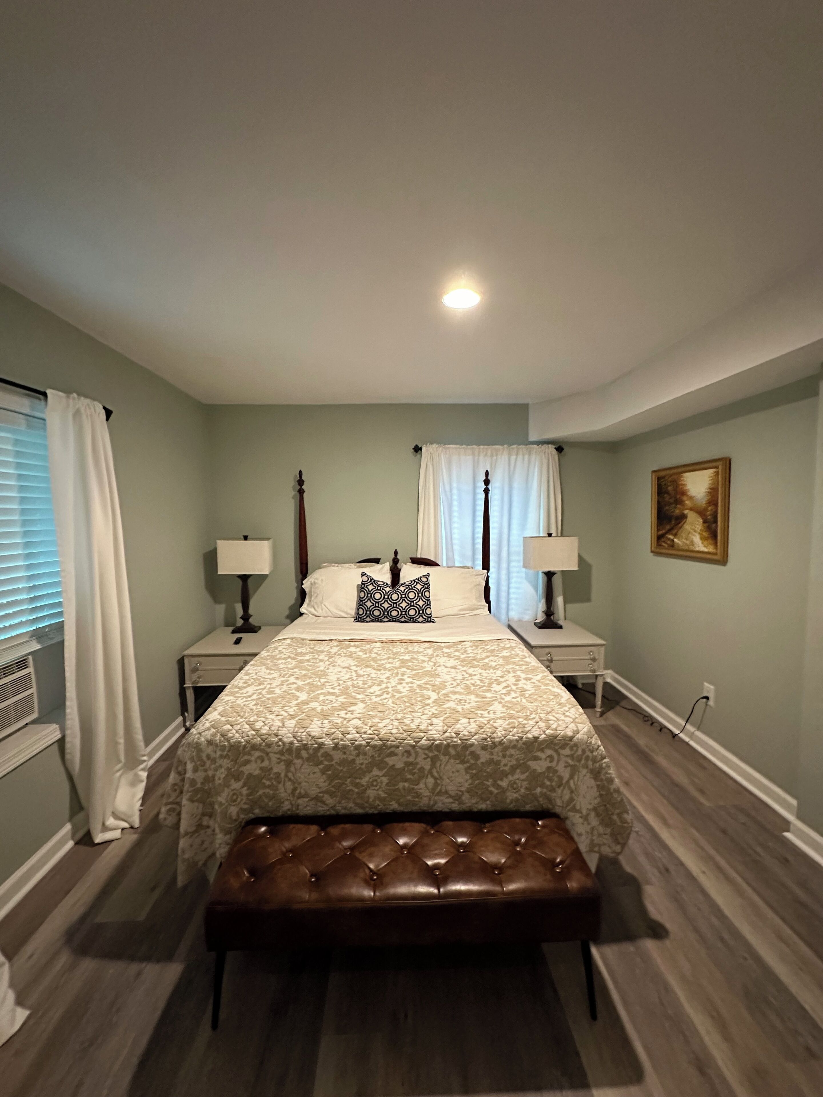 Cozy 1-bedroom apartment in charming Chapel Hill with AC, WiFi, 4 miles to UNC