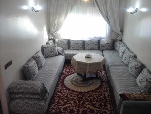 Living area - 5 Minuten van Moskee Hassan 5 Minuten van Marina 15 Minuten van Morroccomall (Casablanca)