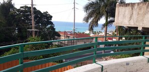 Property grounds - 2 BDR Apt at Ramparts Near Sangster Airport (Montego Bay)