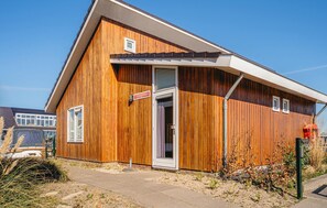 Exterior - Awesome home in Uitgeest with WiFi (Uitgeest)