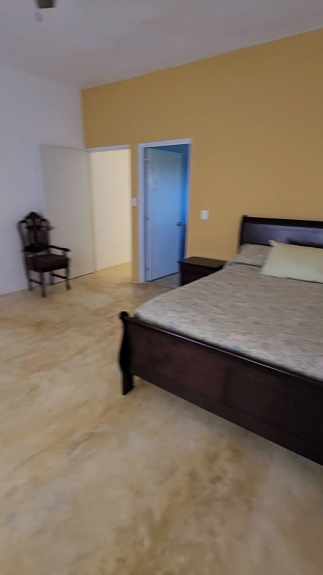 3 dormitorios, tabla de planchar con plancha, wifi gratis y ropa de cama