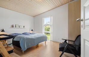 3 bedrooms, travel cot, free WiFi