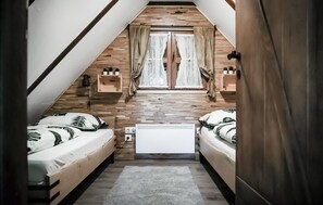 2 bedrooms, in-room safe, travel crib, free WiFi