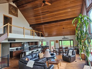 Interior - Spacious Lodge in Charming Palmer with Incredible Mountain Views (Palmer)