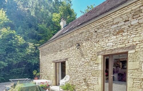 Lovely home in Paulin with kitchen