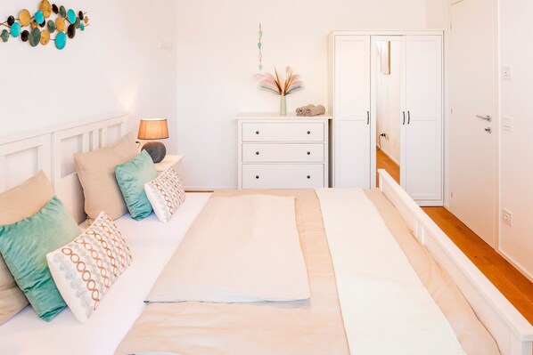 3 bedrooms, free WiFi, bed sheets