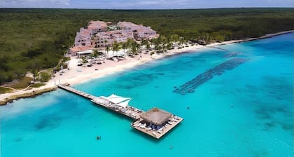 Flamingo Cabana