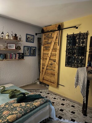 1 室のベッドルーム、WiFi、ベッドシーツ