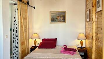 1 bedroom, WiFi, bed sheets