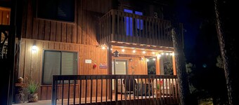 NEW! Whispering Bluff Luxury Retreat~ Beautiful Sierra Blanca Views