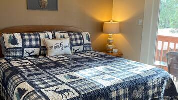 3 bedrooms, iron/ironing board, travel crib, free WiFi