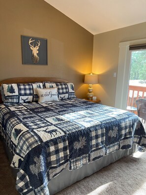 3 室のベッドルーム、アイロン / アイロン台、旅行用ベビーベッド、WiFi (無料)