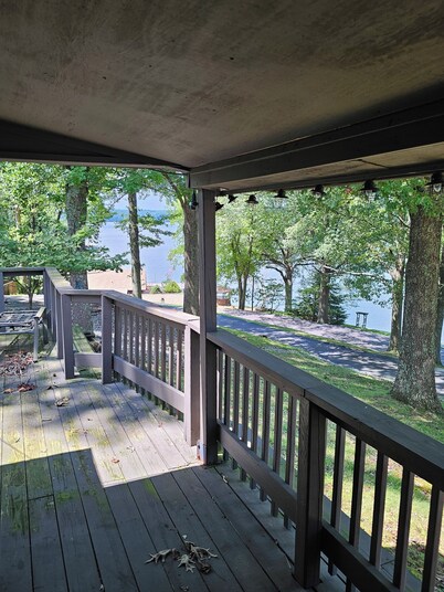 LAKEVIEW LIVING @ LIGHTHOUSE BAY 