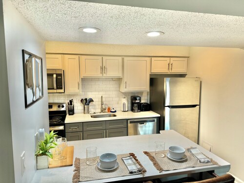 Cozy apartment in delightful Huntsville with Queen bed