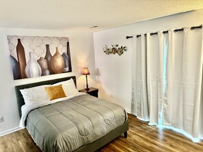 1 bedroom, iron/ironing board, WiFi, bed sheets - Cozy apartment in delightful Huntsville with Queen bed (Huntsville)
