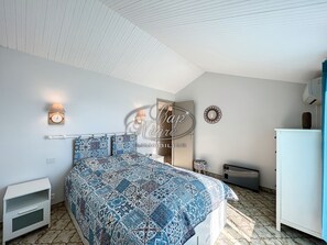 2 slaapkamers, een strijkplank/strijkijzer