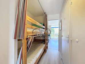 Iron/ironing board