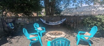 Charming 3-bedroom house in the conveniently located Bayshore town of Keansburg