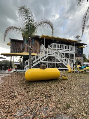 Children’s area - 
Wissthaven Retreat. Pool, Ponds & Unique Coastal Theme Stay Near The Villages (Fruitland Park)