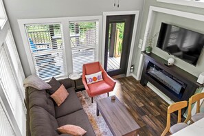 Smart TV y chimenea