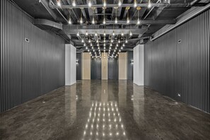 Interior - Stunning Penthouse - King Bed - City/River View - Corner Unit - Wells Fargo (Des Moines)