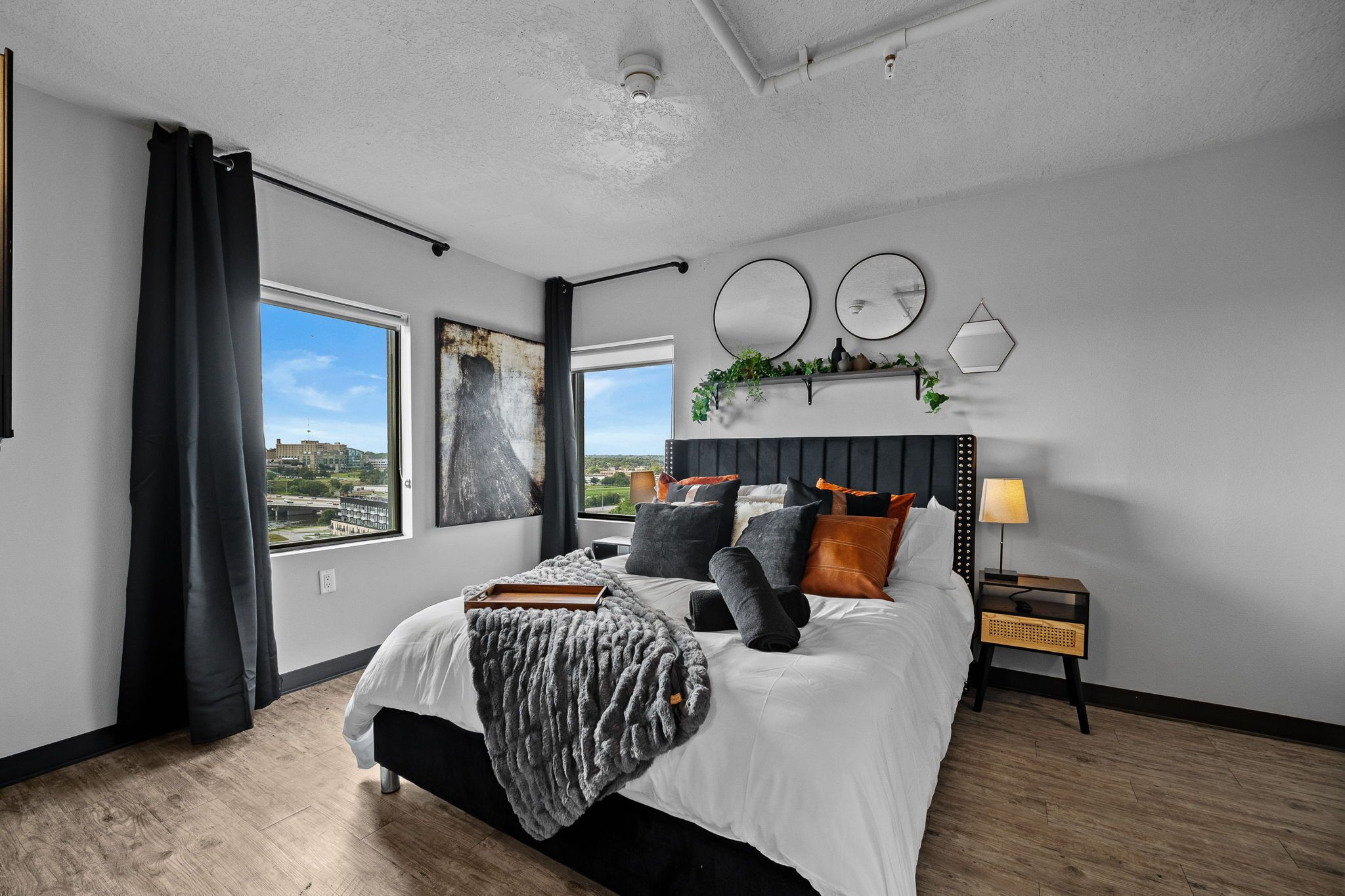 2 bedrooms, iron/ironing board, free WiFi, bed sheets