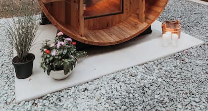 The Tiny Cabin At Hurdle Mills - Sauna,Hot Tub, Cold Plunge