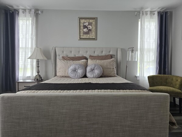 3 bedrooms, desk, iron/ironing board, free WiFi