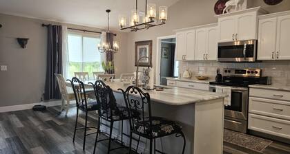 Charming 3-bedroom house with AC and WiFi in lovely Sebring