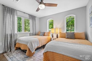 4 bedrooms, WiFi, bed sheets